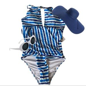CUPSHE NWT One piece bathing suit Size Med